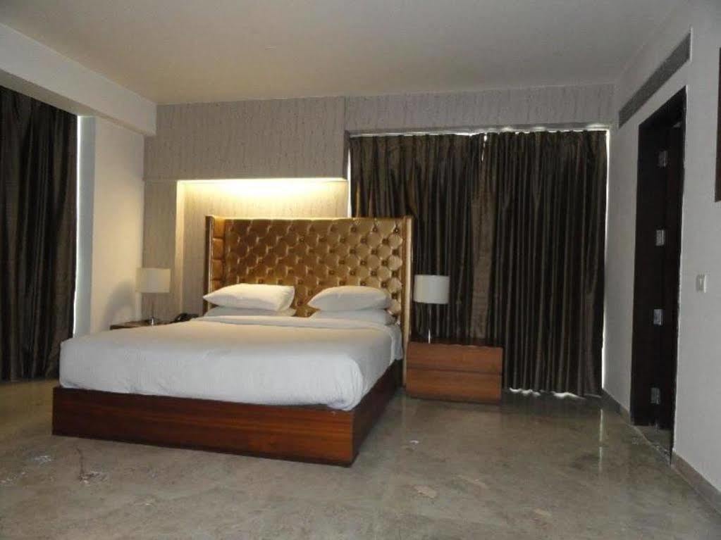 Fabhotel Prime Sage New Delhi Exteriör bild